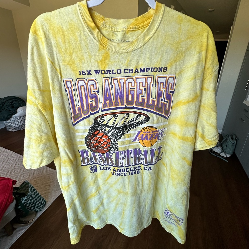 LA Lakers Graphic T-Shirt